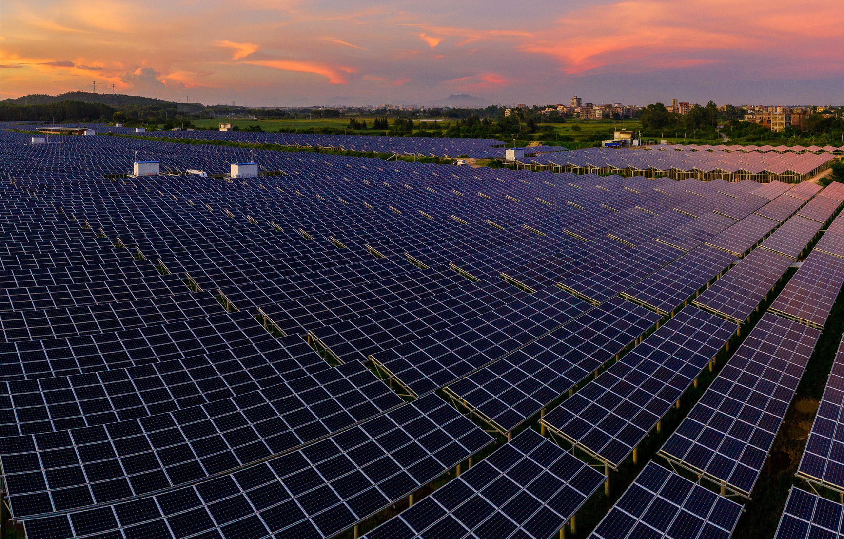 painéis solares em campo